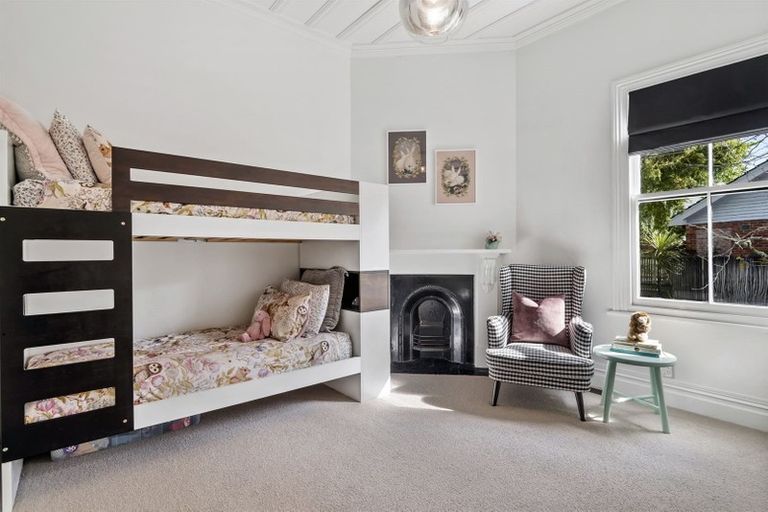 Photo of property in 8 Maritime Terrace, Birkenhead, Auckland, 0626