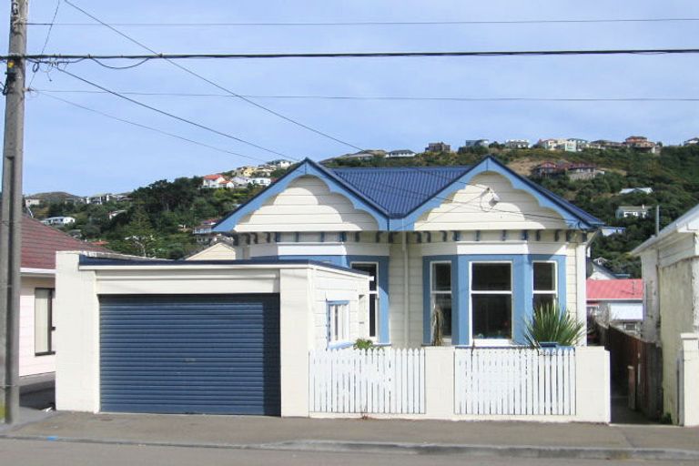 Photo of property in 220 Clyde Street, Island Bay, Wellington, 6023