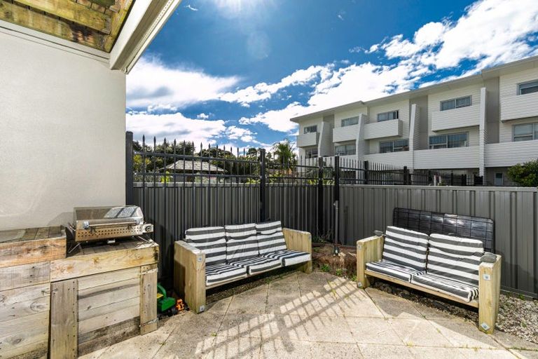 Photo of property in 14/3 Riverside Road, Orewa, 0931