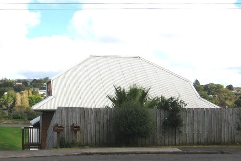 Photo of property in 1/75 Captain Scott Road, Glen Eden, Auckland, 0602