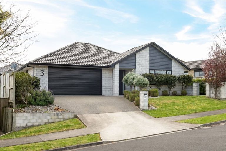 Photo of property in 3 Northbrook Glen, Flagstaff, Hamilton, 3210