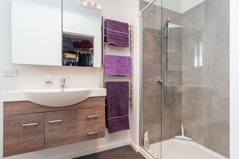 Photo of property in 5 Ngaio Close, Mangawhai, 0505