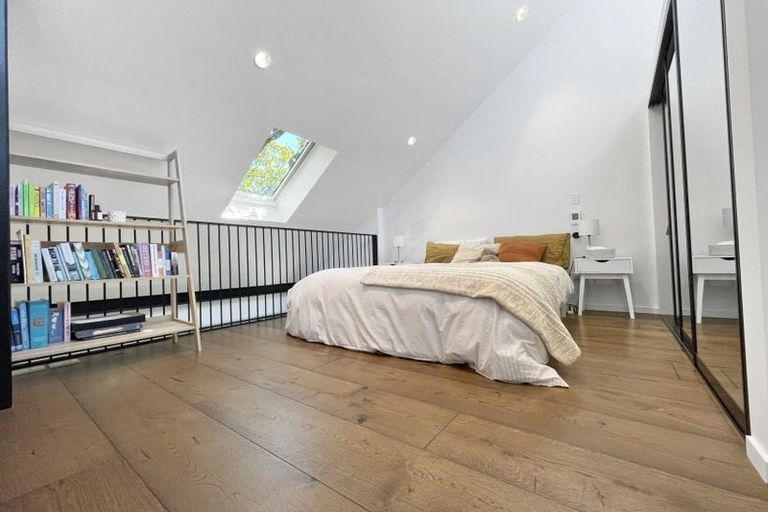 Photo of property in 99b Webb Street, Mount Cook, Wellington, 6011