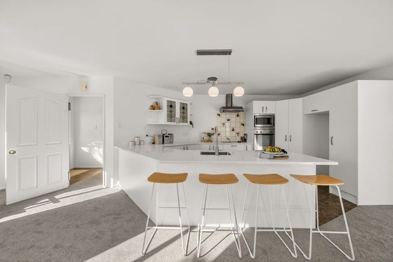 Photo of property in 31 Willowview Drive, Redwood, Christchurch, 8051