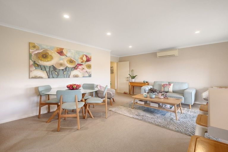 Photo of property in 43 Woodleigh Place, Ohauiti, Tauranga, 3112