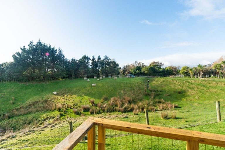 Photo of property in 74 Polson Hill Drive, Aokautere, Palmerston North, 4471