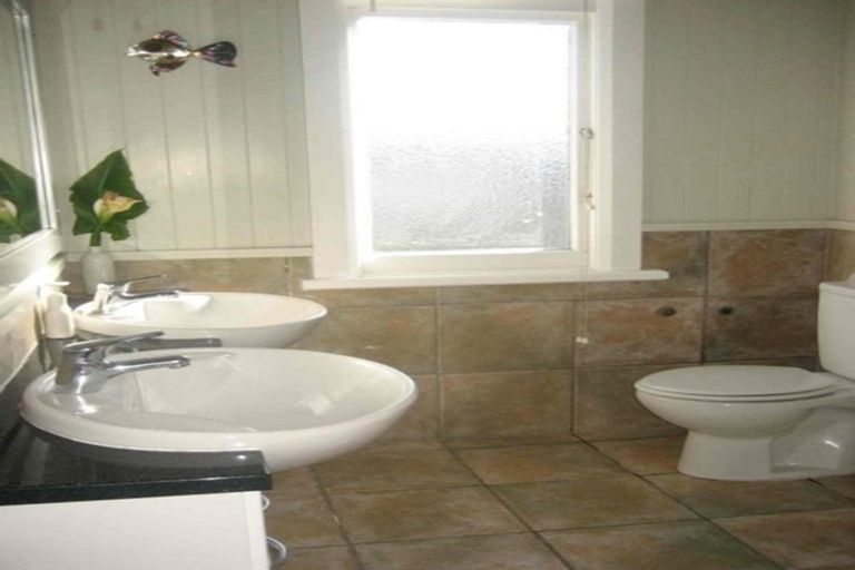 Photo of property in 3 Moeller Street, Taradale, Napier, 4112