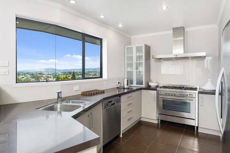 Photo of property in 186 Otumoetai Road, Brookfield, Tauranga, 3110