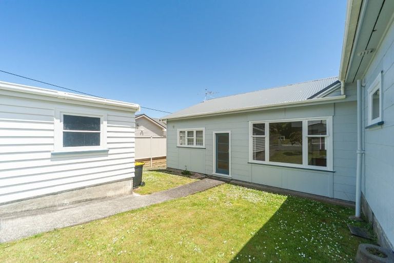 Photo of property in 84 Tiber Street, Island Bay, Wellington, 6023