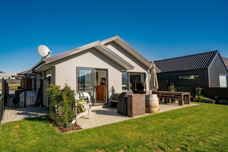 Photo of property in 75 Farrant Drive, Wanaka, 9305