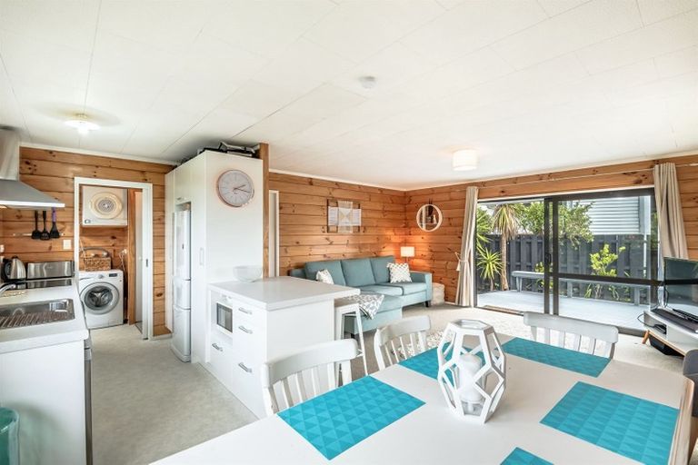 Photo of property in 2/9 Teal Crescent, Beach Haven, Auckland, 0626