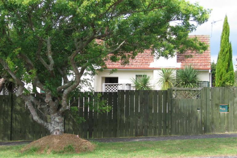 Photo of property in 1/48 Fruitvale Road, New Lynn, Auckland, 0600