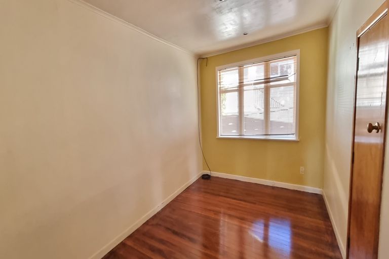 Photo of property in 36 Sheridan Drive, New Lynn, Auckland, 0600