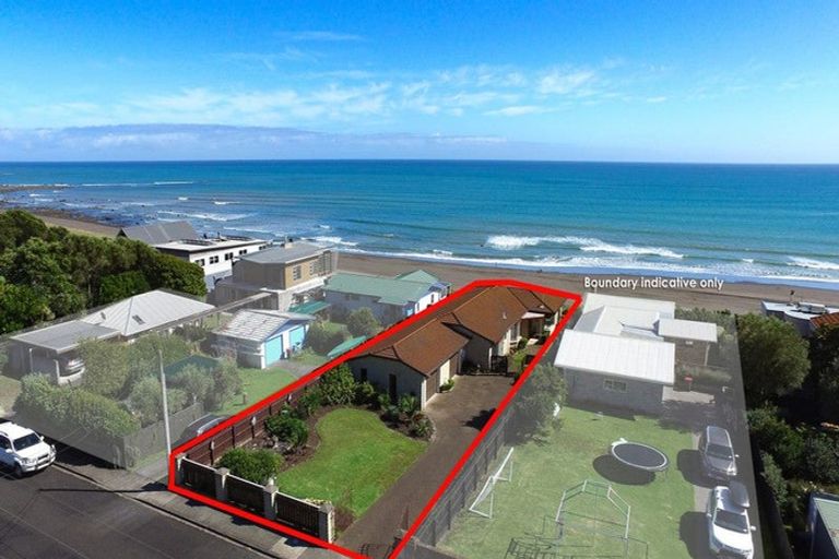 Photo of property in 31 Jans Terrace, Oakura, 4314