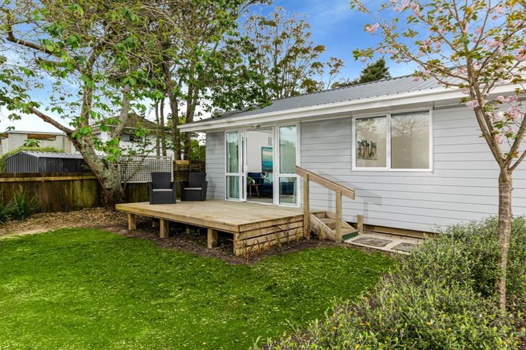 Photo of property in 685a Swanson Road, Swanson, Auckland, 0612