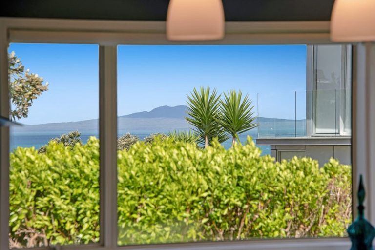 Photo of property in 896 Whangaparaoa Road, Manly, Whangaparaoa, 0930