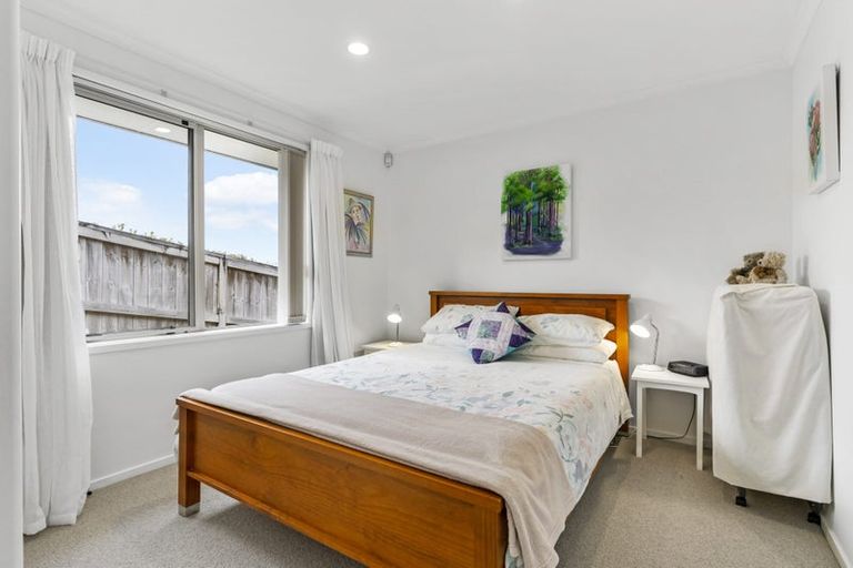 Photo of property in 15 Waldorf Crescent, Orewa, 0931