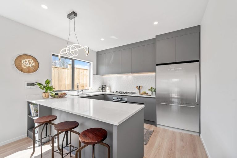 Photo of property in 21b Montgomery Avenue, Belmont, Auckland, 0622