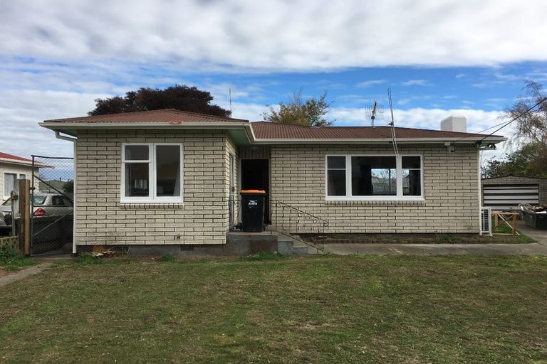 Photo of property in 18 Sinclair Avenue, Highbury, Palmerston North, 4412