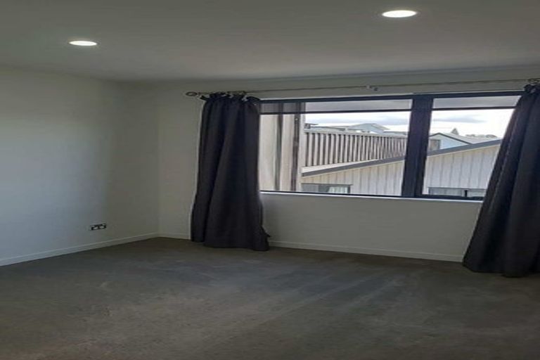 Photo of property in 74 Te Oneroa Way, Long Bay, Auckland, 0630