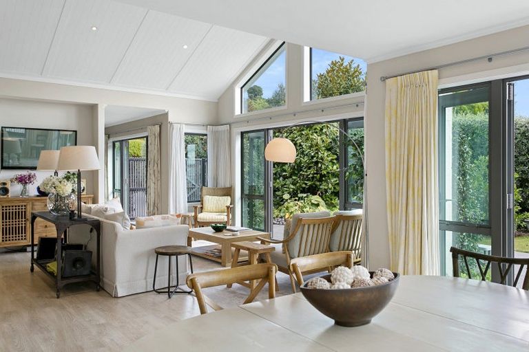 Photo of property in 739 Acacia Bay Road, Acacia Bay, Taupo, 3330