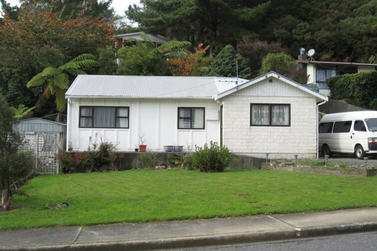 Photo of property in 1/9 Kereru Grove, Stokes Valley, Lower Hutt, 5019
