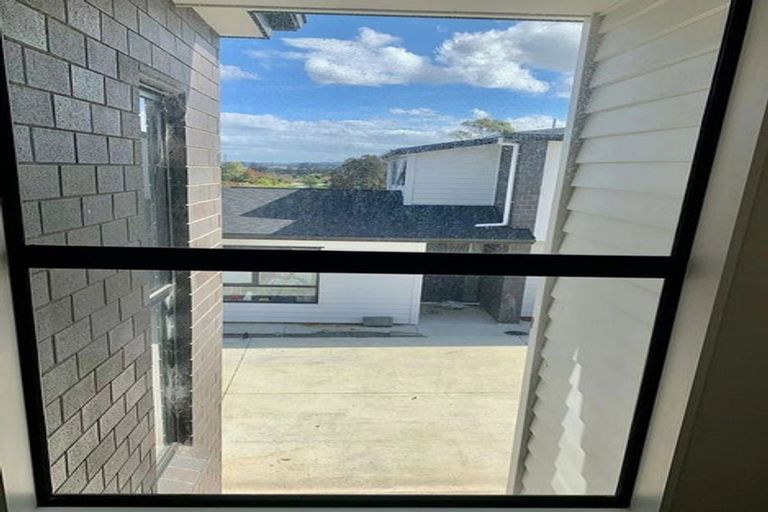 Photo of property in 98 Cardiff Road, Pakuranga, Auckland, 2010