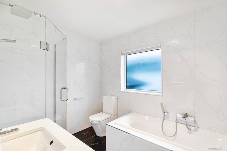 Photo of property in 77 Golden Morning Drive, Albany Heights, Auckland, 0632