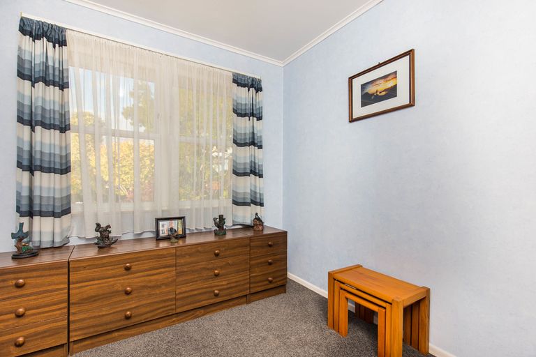 Photo of property in 40 Woodglen Road, Glen Eden, Auckland, 0602