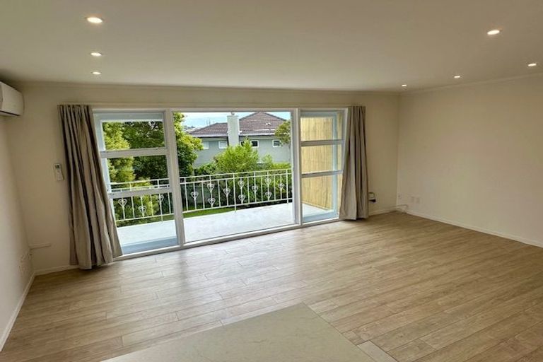 Photo of property in 6/133 Shakespeare Road, Milford, Auckland, 0620