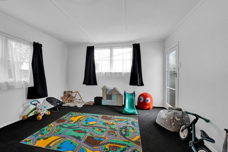 Photo of property in 59 Camberwell Road, Hawera, 4610