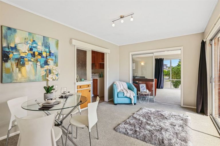 Photo of property in 6 Larkhill Place, Russley, Christchurch, 8042