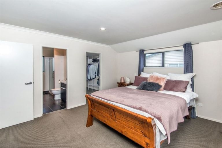 Photo of property in 4 Saint Lucia Place, Grenada Village, Wellington, 6037