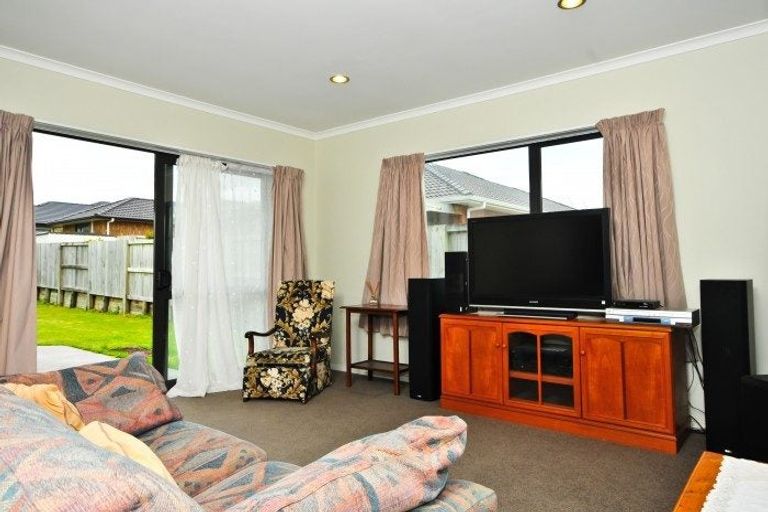 Photo of property in 111 Barrington Drive, Huntington, Hamilton, 3210