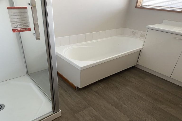 Photo of property in 4/139 Yaldhurst Road, Sockburn, Christchurch, 8042