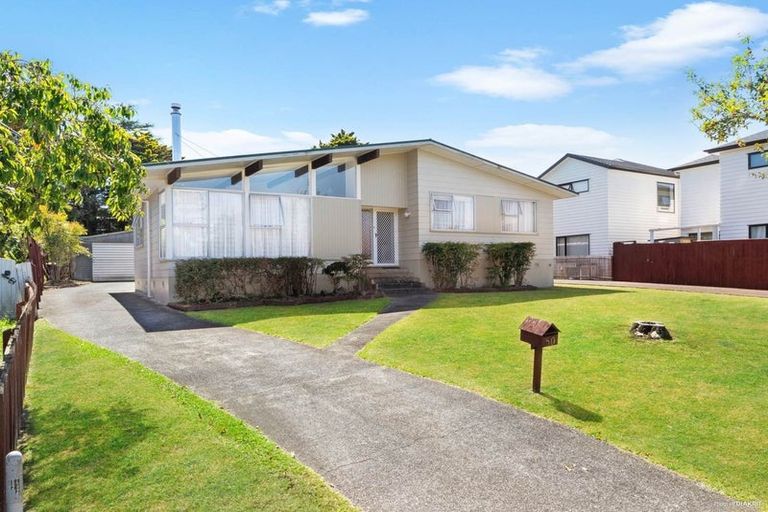 Photo of property in 50 Chilcott Road, Henderson, Auckland, 0612