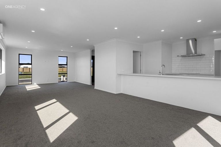 Photo of property in 5 Weaver Street, Woodend, 7691