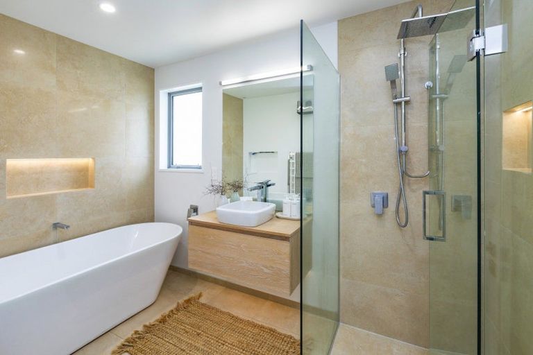 Photo of property in 12 Parkridge Place, Mount Pleasant, Christchurch, 8081