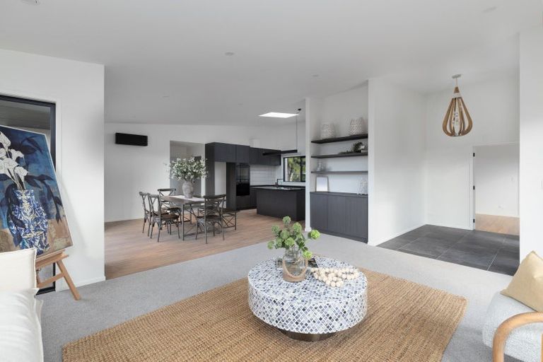 Photo of property in 2 Marsden Place, Hurworth, New Plymouth, 4310