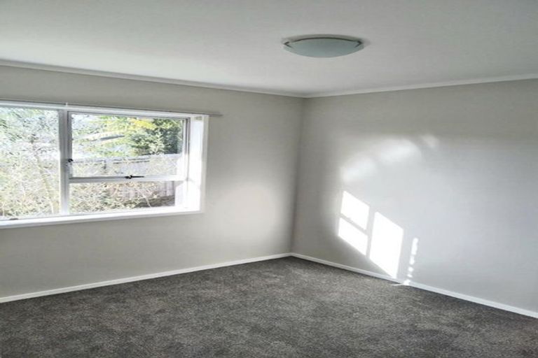 Photo of property in 2/25 Tanoa Place, Glendene, Auckland, 0602