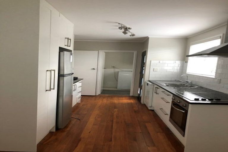 Photo of property in 30 Convair Crescent, Mangere, Auckland, 2022