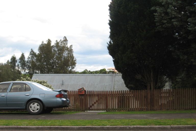 Photo of property in 28 Cumberland Crescent, Welcome Bay, Tauranga, 3112