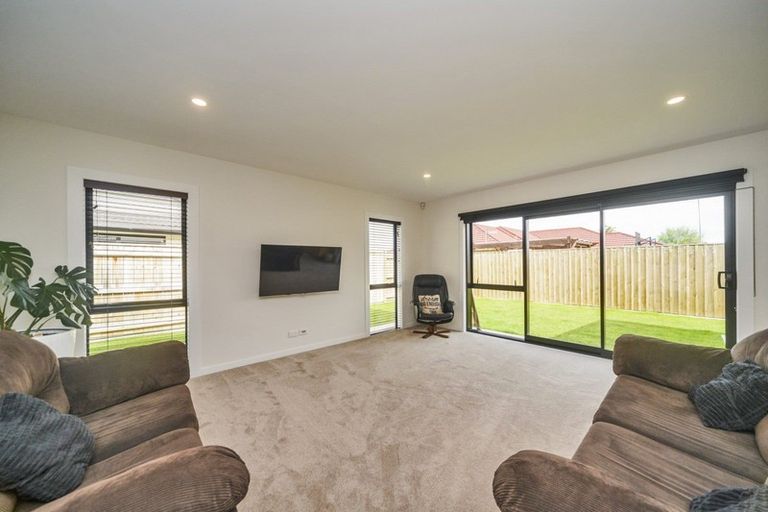 Photo of property in 27 Balrickard Way, Milson, Palmerston North, 4414