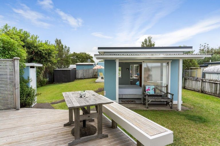 Photo of property in 132 Achilles Avenue, Whangamata, 3620