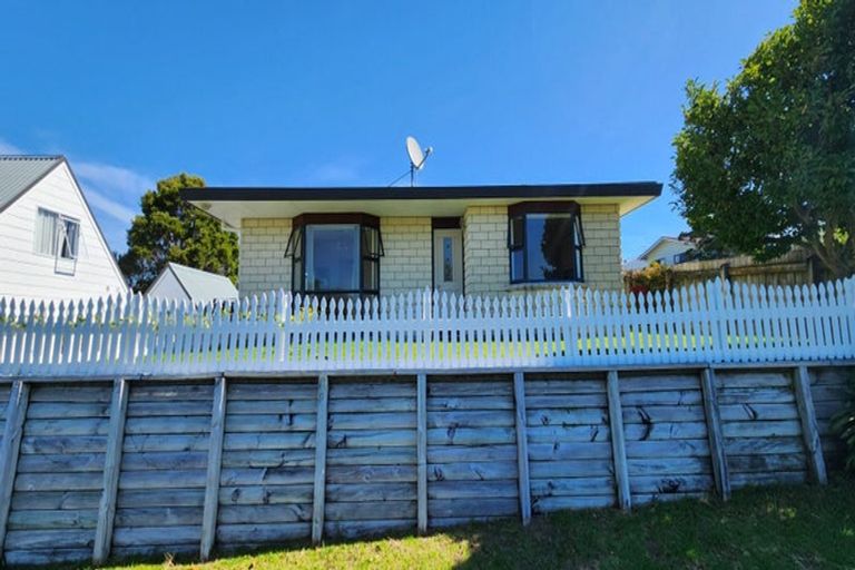 Photo of property in 11 Te Ngaere Place, Merrilands, New Plymouth, 4312