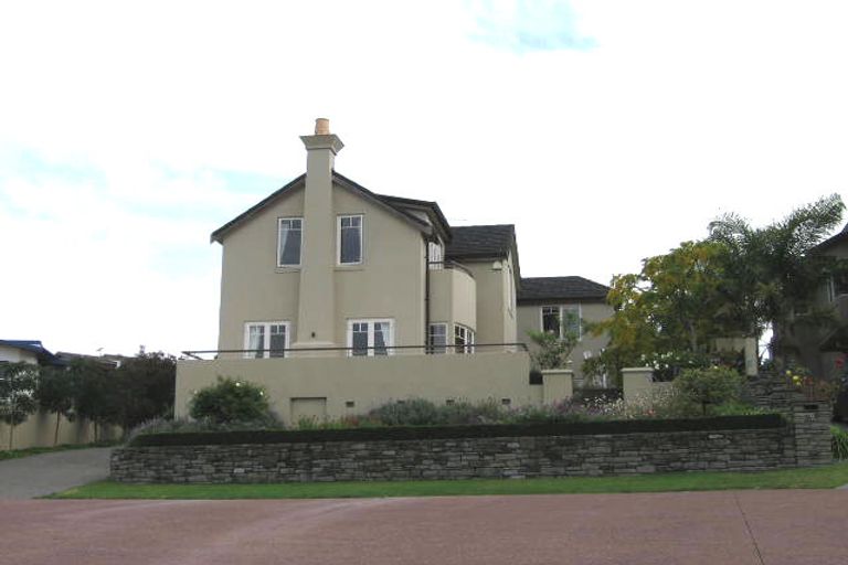 Photo of property in 11 Asbury Crescent, Campbells Bay, Auckland, 0630