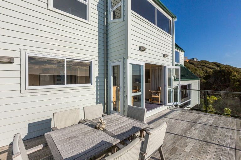 Photo of property in 22a Kahu Road, Paremata, Porirua, 5024
