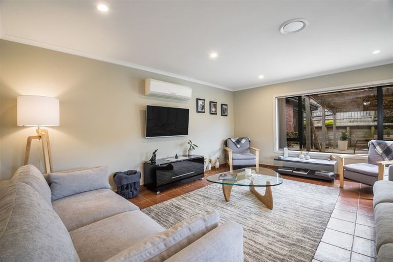 Photo of property in 6 Aotea Drive, Aotea, Porirua, 5024