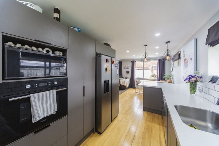 Photo of property in 8 Bryce Place, Kelvin Grove, Palmerston North, 4414