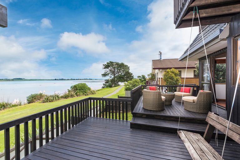 Photo of property in 33 St Annes Crescent, Wattle Downs, Auckland, 2103